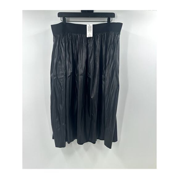 Torrid Black Premium Ponte Coated Pleated Midi Skirt Size 3 NWT - Picture 2 of 8
